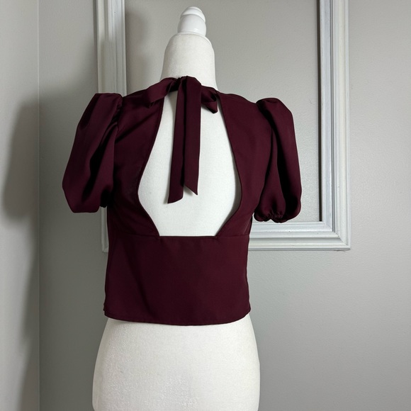 Express Women's puff sleeve open back maroon blouse size S - Picture 5 of 5